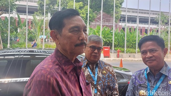 uploads/2024/05/menteri-koordinator-bidang-maritim-dan-investasi-menko-marves-luhut-binsar-pandjaitan_169.jpeg