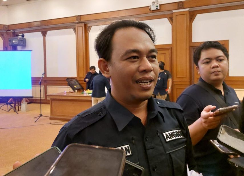 uploads/2024/09/ketua-plh-kpu-kukar-rahman-suprikaltimtodayco-66e54c3d44e34.jpeg