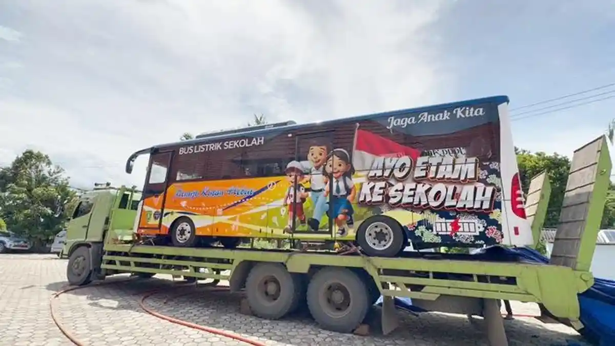 uploads/2026/02/20251216_bus-listrik-sekolah.webp