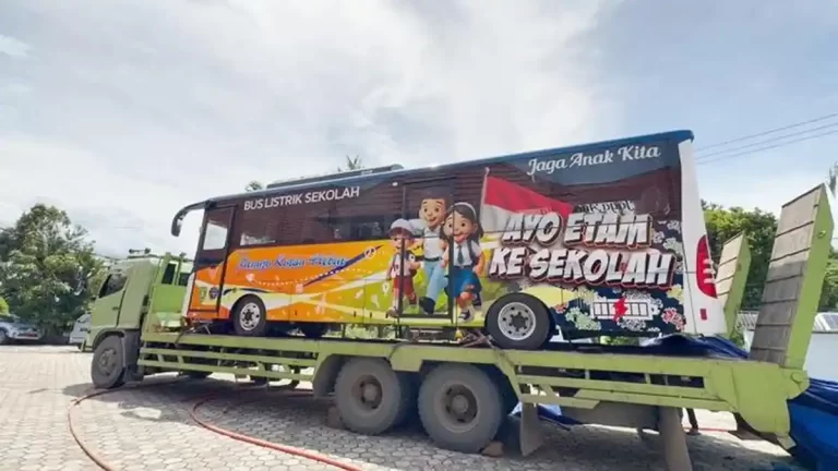 20251216_bus-listrik-sekolah
